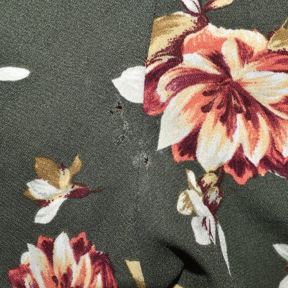 Xhilaration Sz M Green Floral Print Jumpsuit with wide leg short - Picture 2 of 8